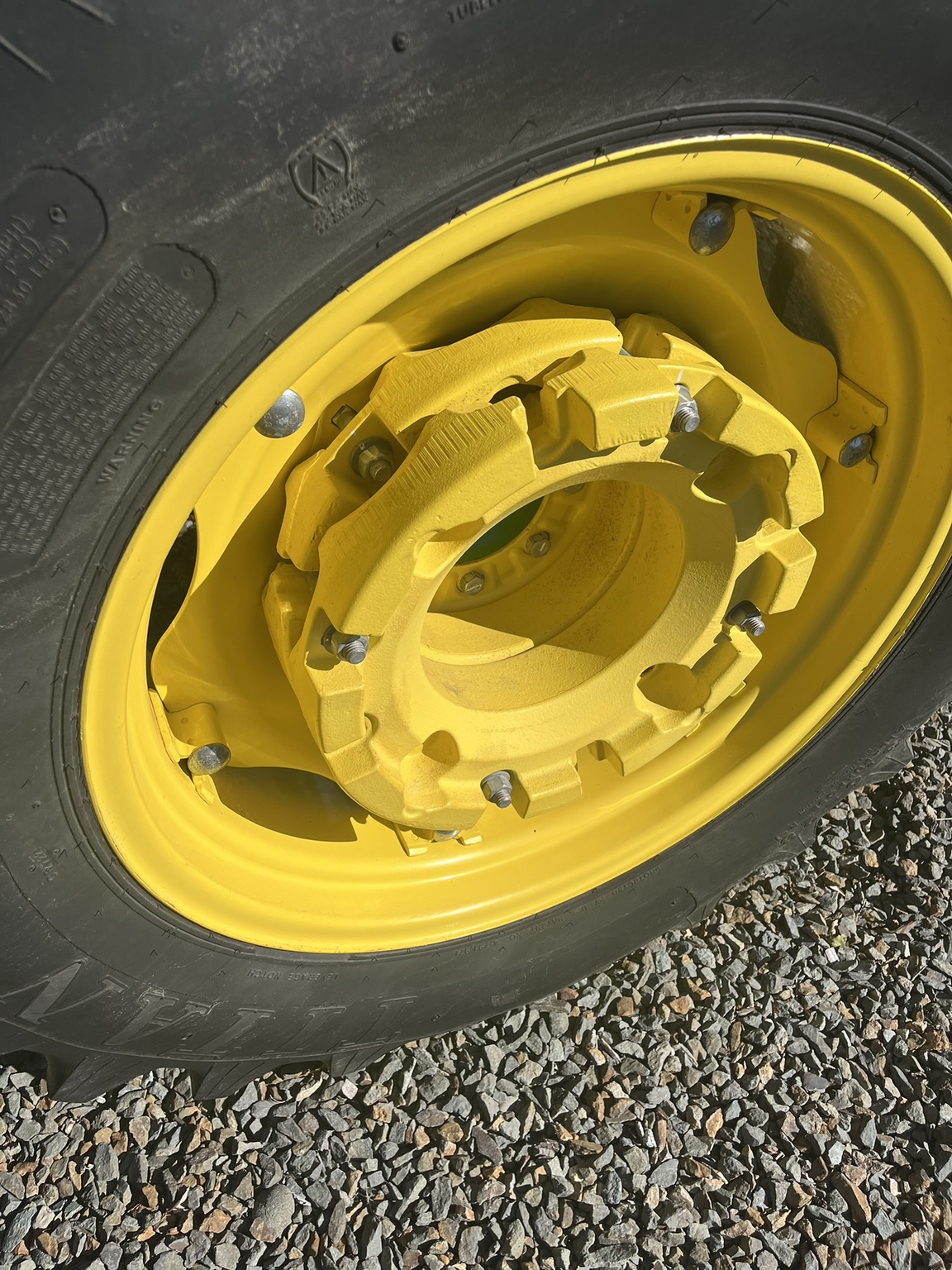 2022 John Deere 4052R Image 10