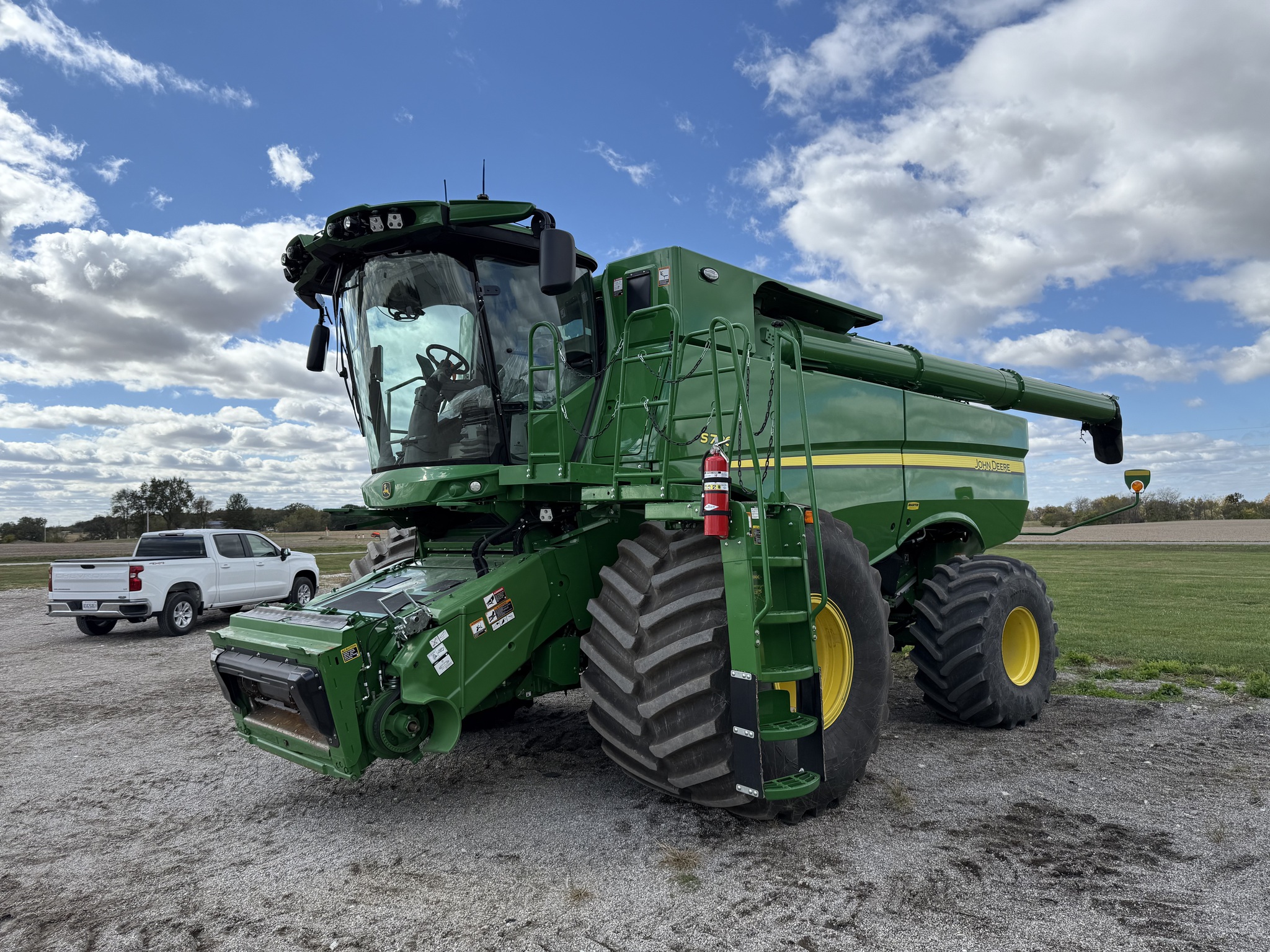  2024 John Deere S780 at Heritage Tractor in Carthage, IL