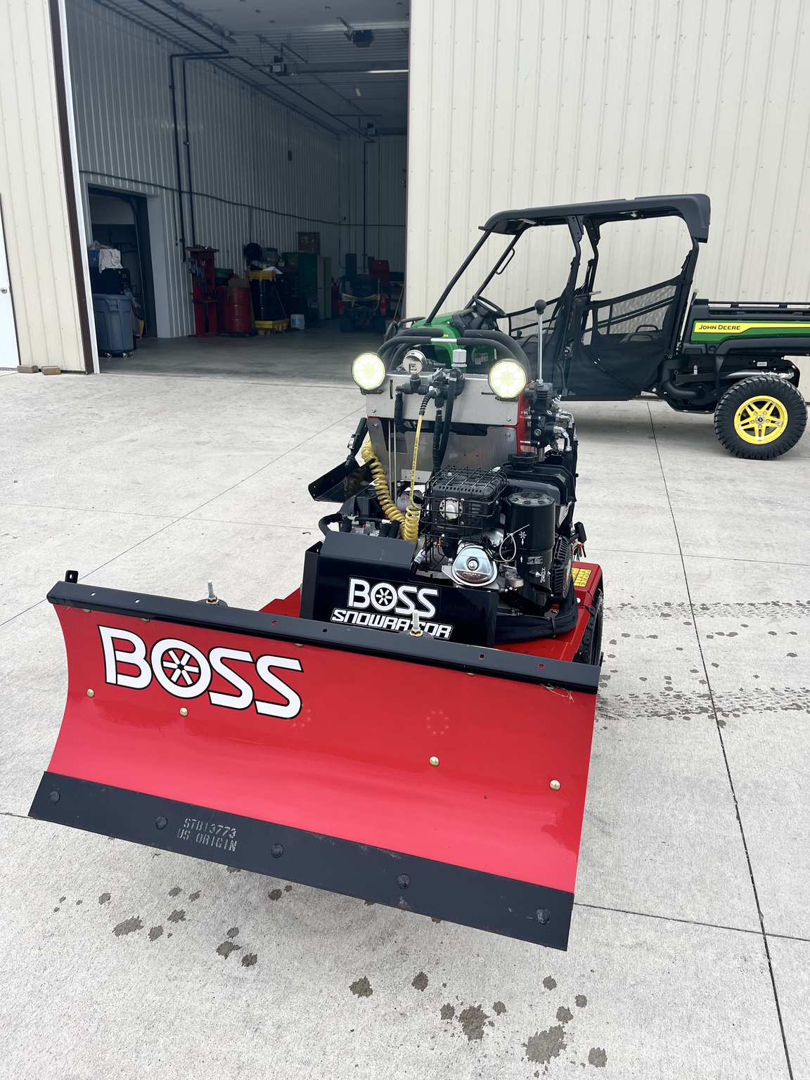 2023 Boss boss SNOWRATOR PLOW Image 3