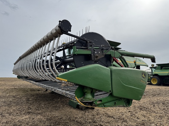 Photo of 2015 John Deere 640FD