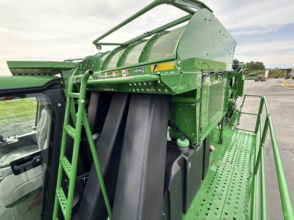 2021 John Deere CP690