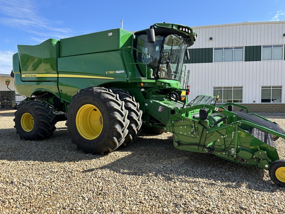 Used 2021 John Deere S780 Combines at Horizon Ag & Turf in High Prairie, AB - Photo4