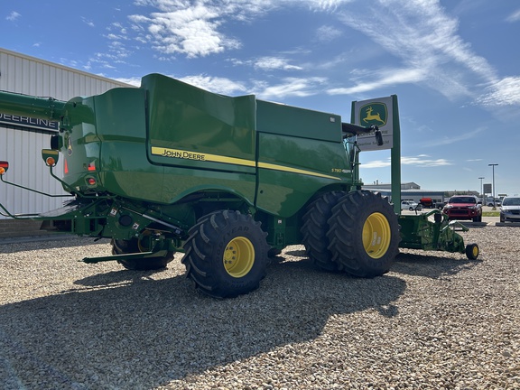 Used 2021 John Deere S780 Combines at Horizon Ag & Turf in High Prairie, AB - Photo5