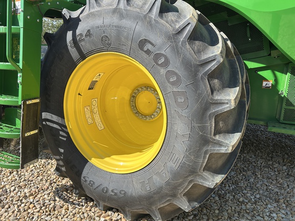 Used 2021 John Deere S780 Combines at Horizon Ag & Turf in High Prairie, AB - Photo9