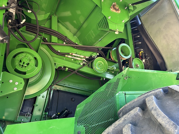 Used 2021 John Deere S780 Combines at Horizon Ag & Turf in High Prairie, AB - Photo10