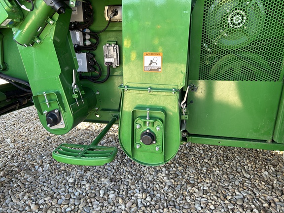 Used 2021 John Deere S780 Combines at Horizon Ag & Turf in High Prairie, AB - Photo11