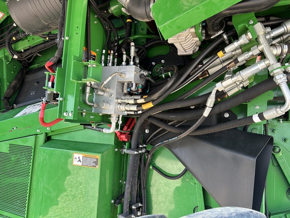 Used 2021 John Deere S780 Combines at Horizon Ag & Turf in High Prairie, AB - Photo17