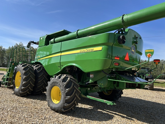Used 2021 John Deere S780 Combines at Horizon Ag & Turf in High Prairie, AB - Photo7