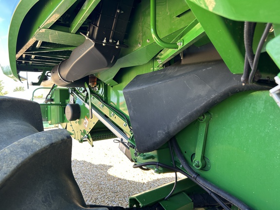 Used 2021 John Deere S780 Combines at Horizon Ag & Turf in High Prairie, AB - Photo13