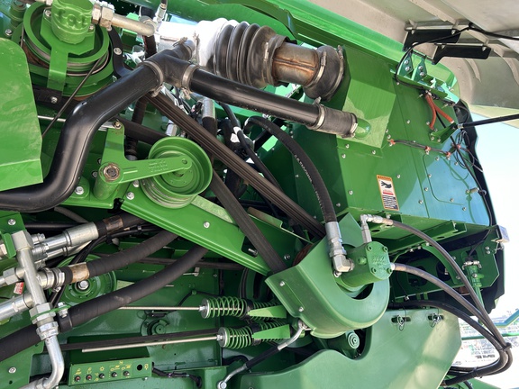 Used 2021 John Deere S780 Combines at Horizon Ag & Turf in High Prairie, AB - Photo16
