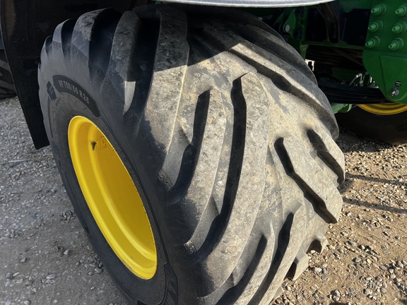 2024 John Deere 800R - Photo12