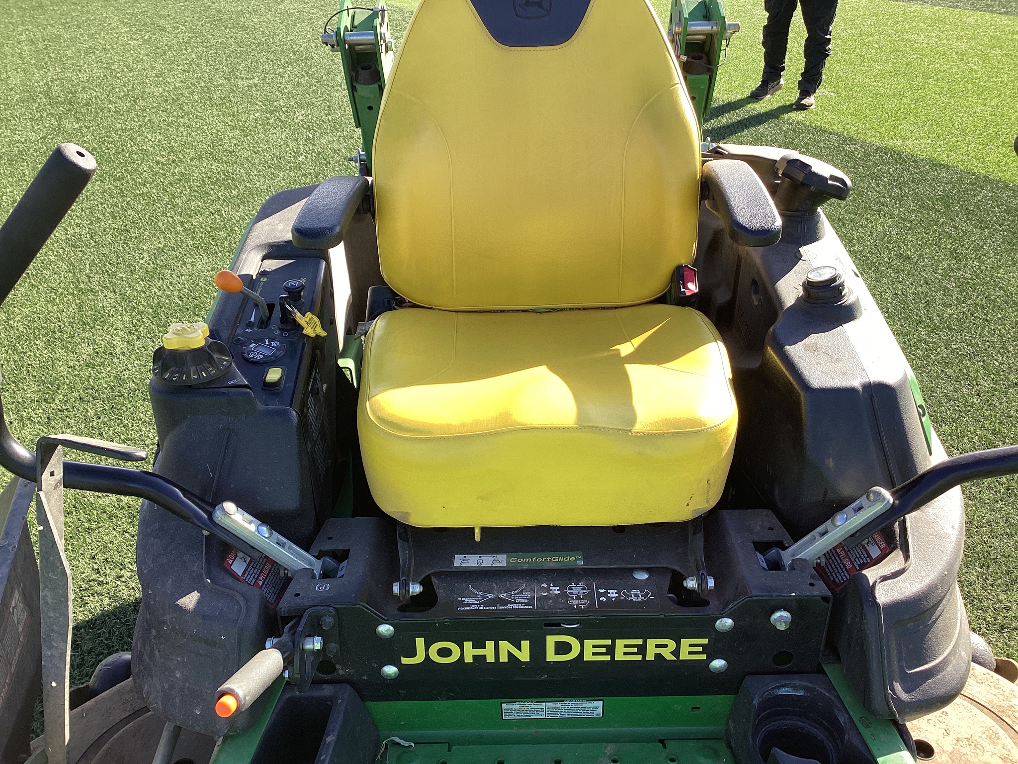 2022 John Deere Z960 Image 7