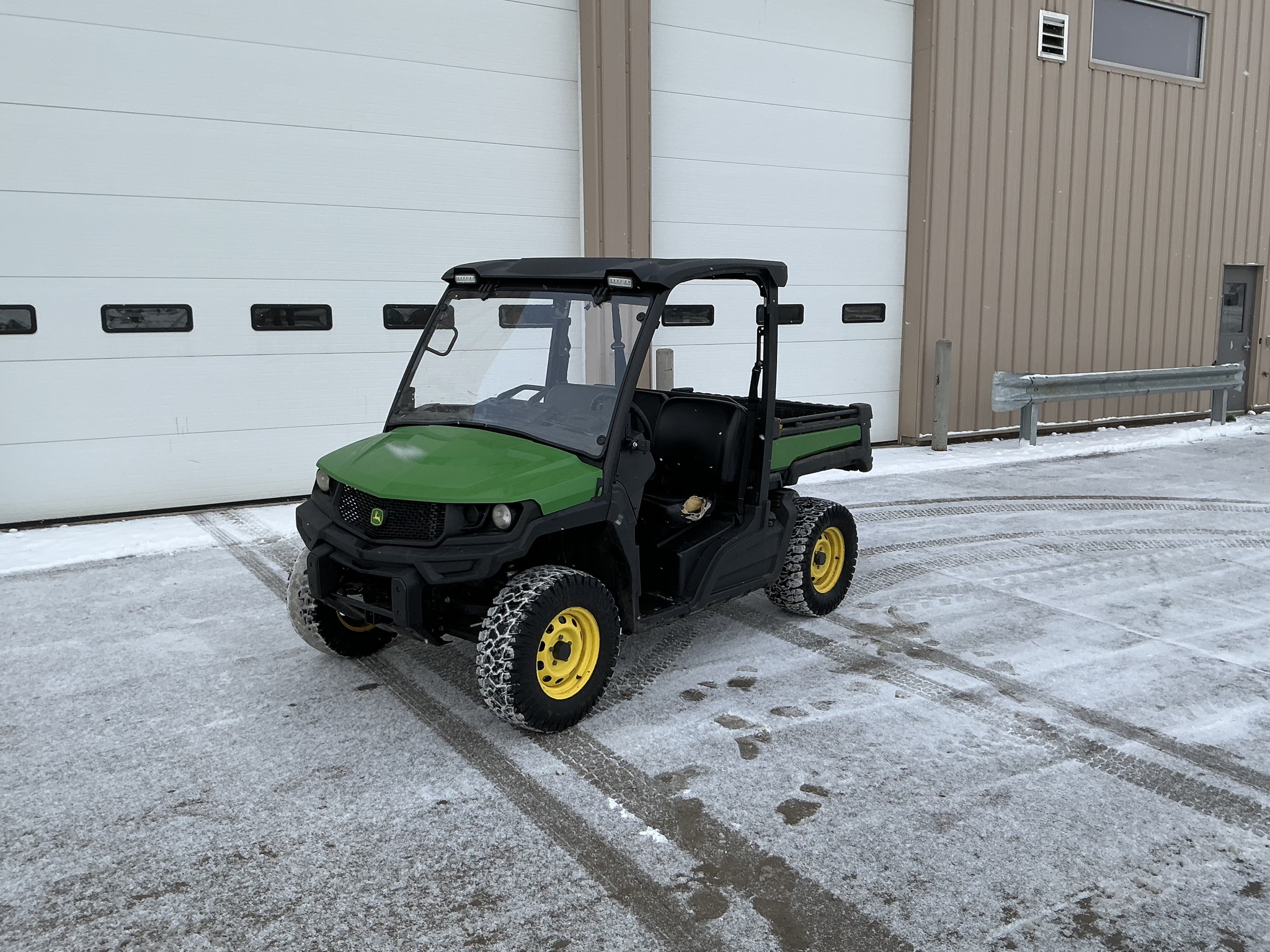 2023 John Deere XUV835E Image 1