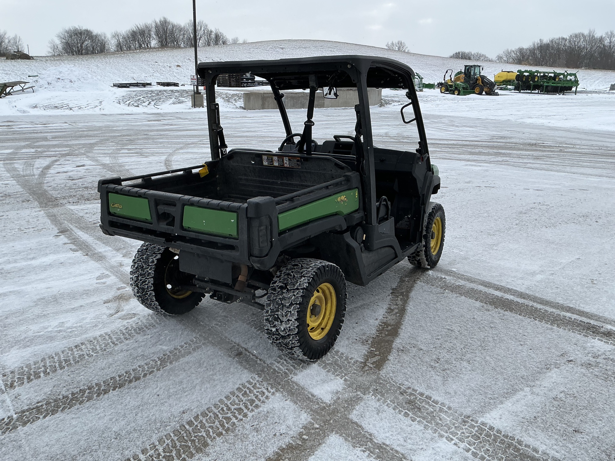 2023 John Deere XUV835E Image 3