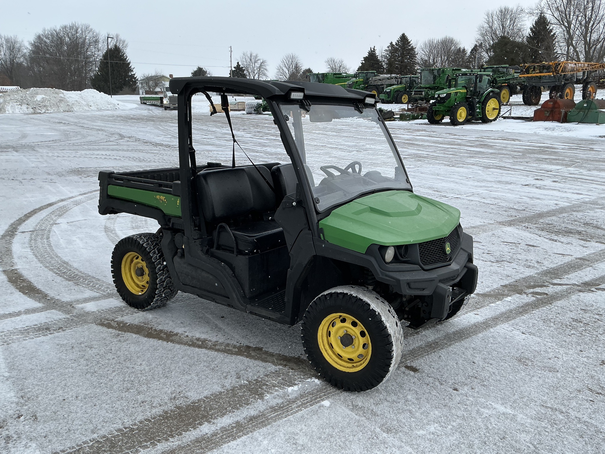 2023 John Deere XUV835E Image 4