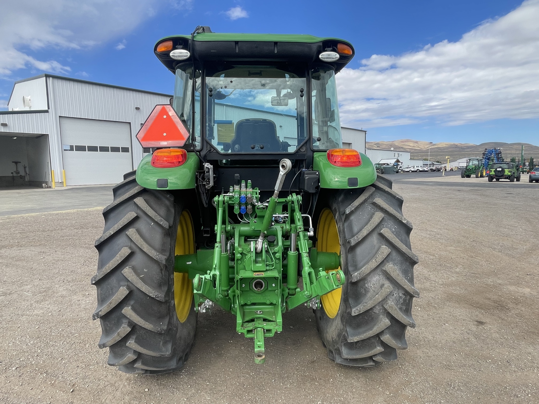 2023 John Deere 6120E Image 4