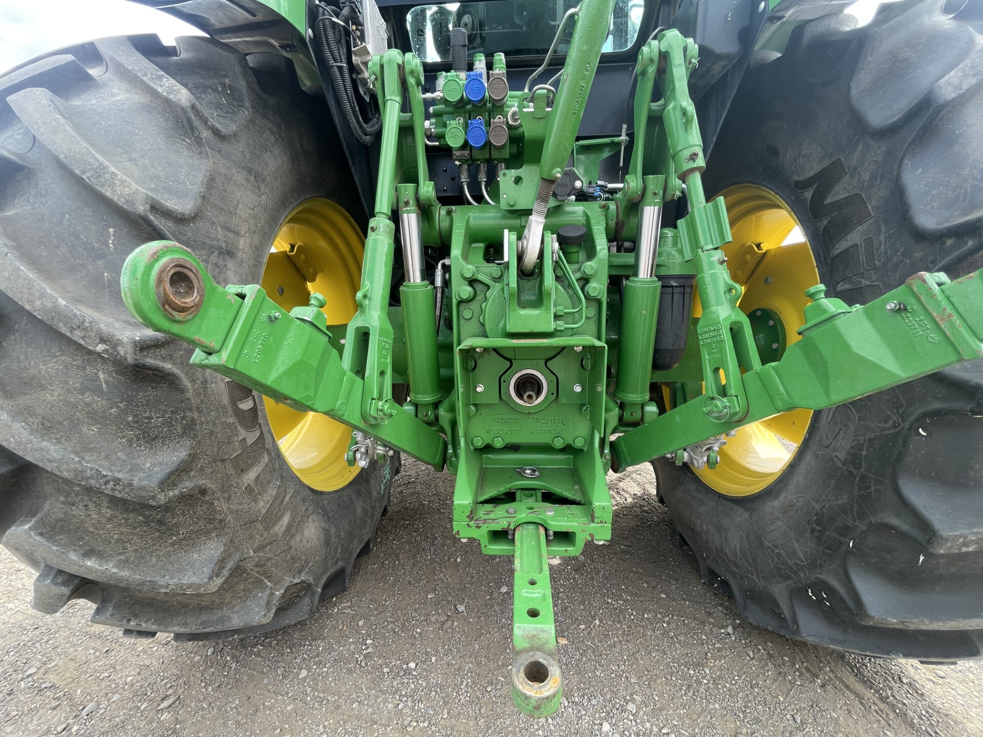 2023 John Deere 6120E Image 17