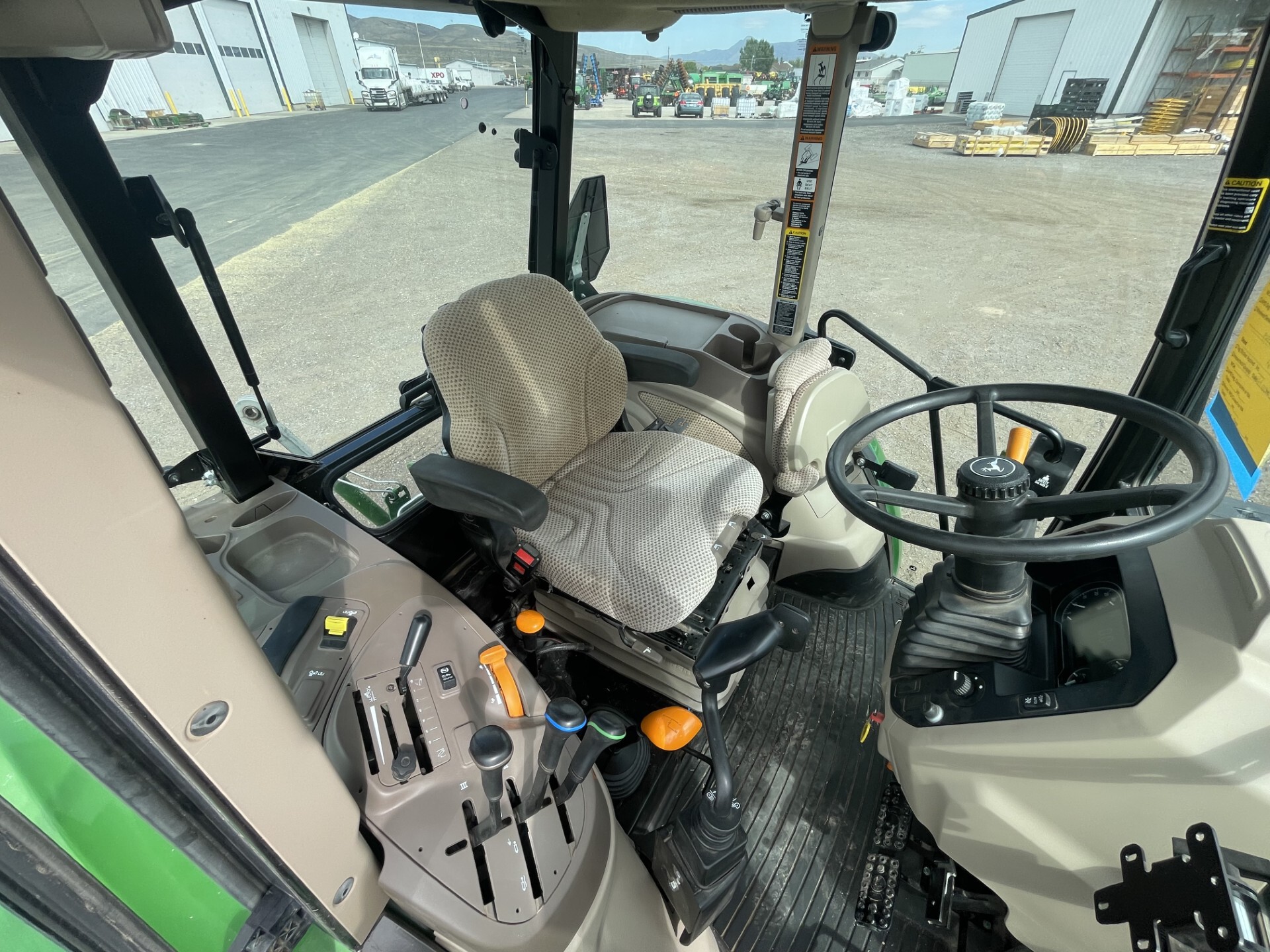 2023 John Deere 6120E Image 29