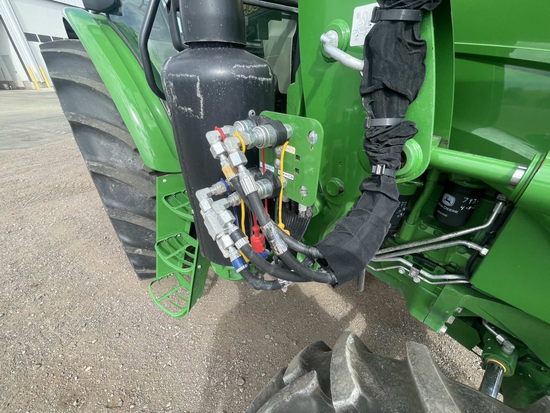 2023 John Deere 6120E Image 18