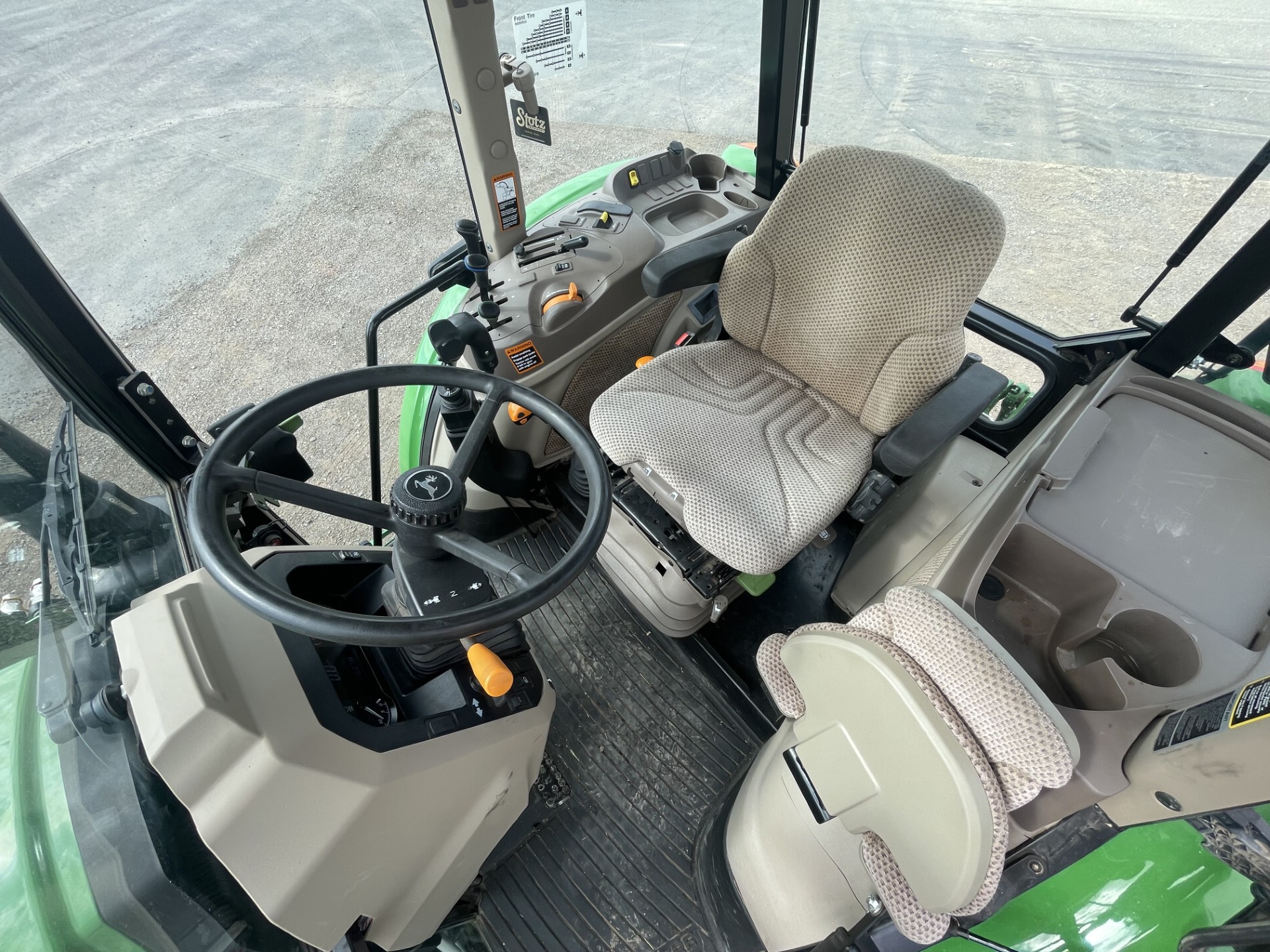 2023 John Deere 6120E Image 21