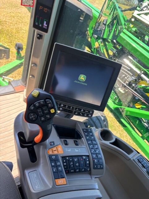 2023 John Deere 410R Image 8