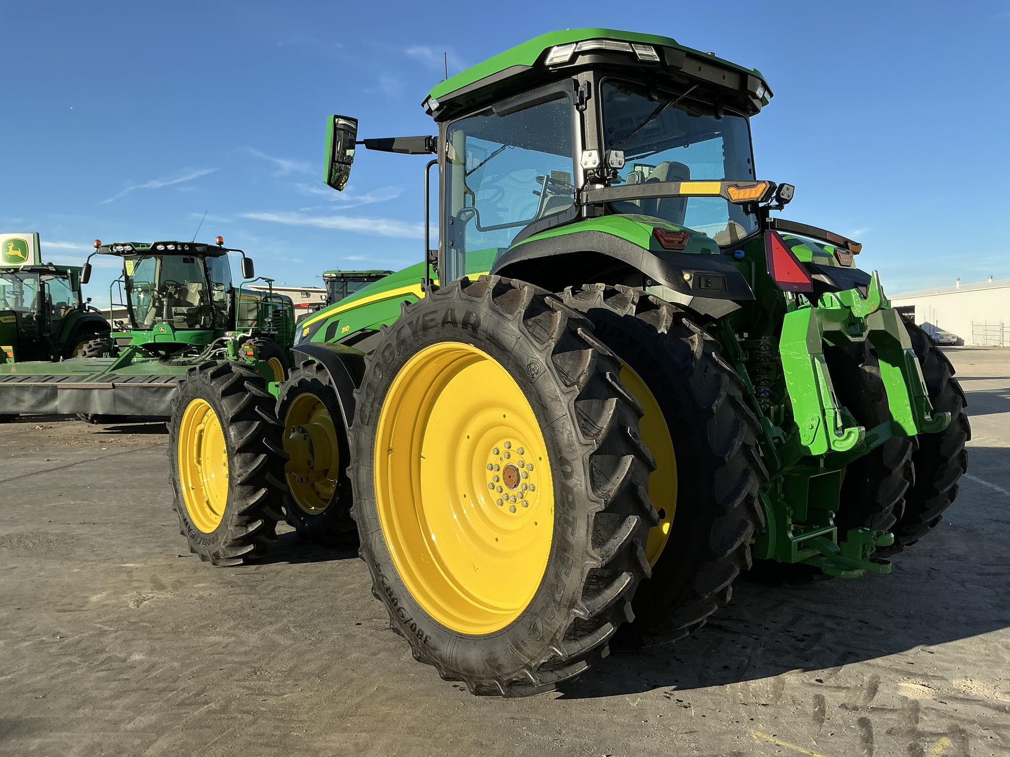 2023 John Deere 8R 310 Image 7