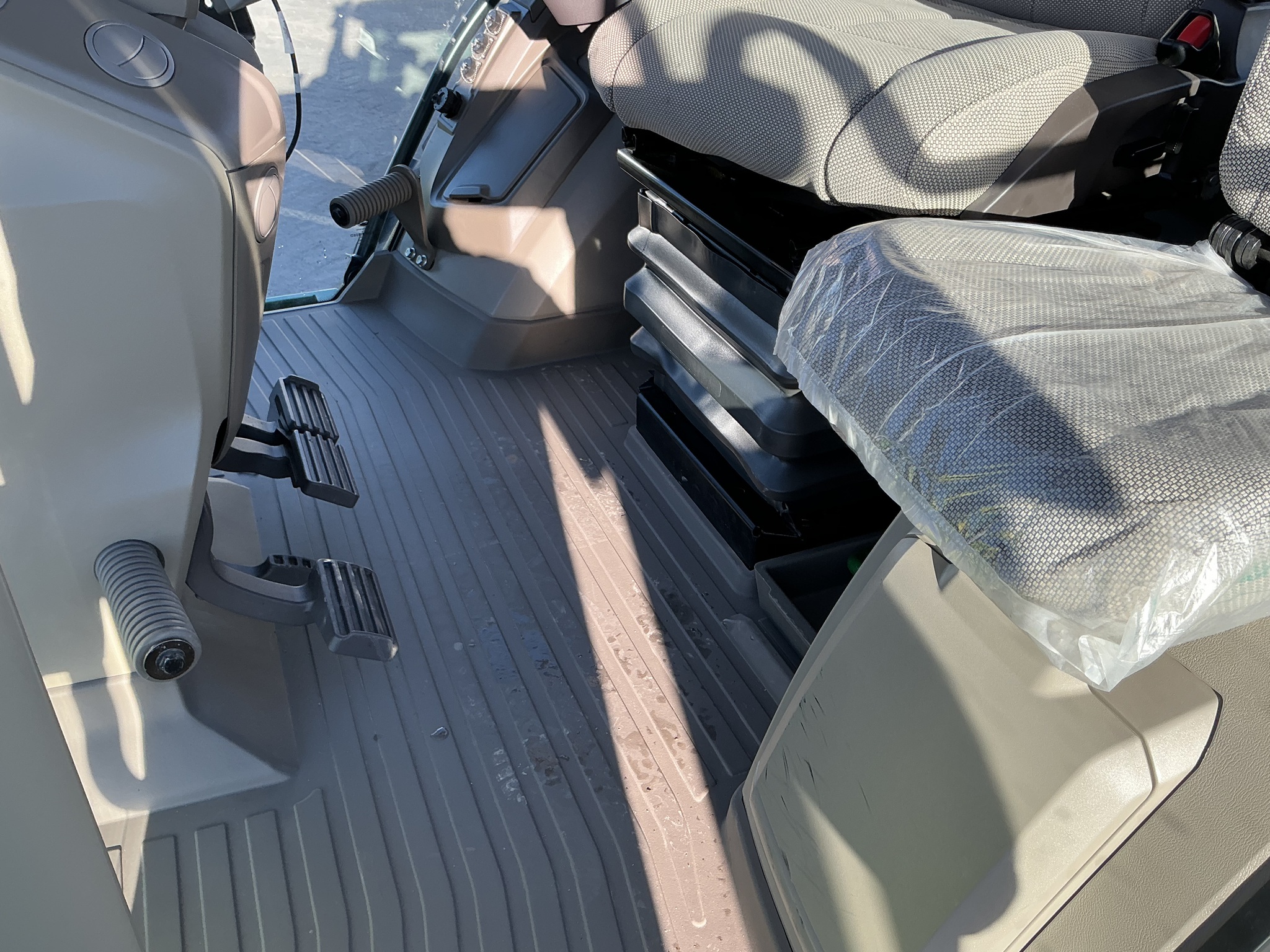 2023 John Deere 8R 310 Image 20