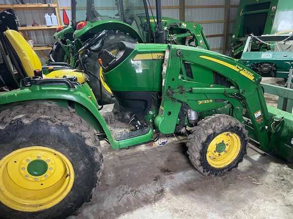 Photo of 2016 John Deere 3033R