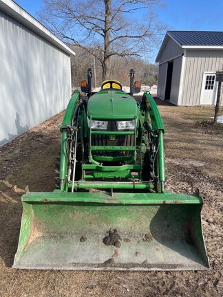 Photo of 2016 John Deere 3033R