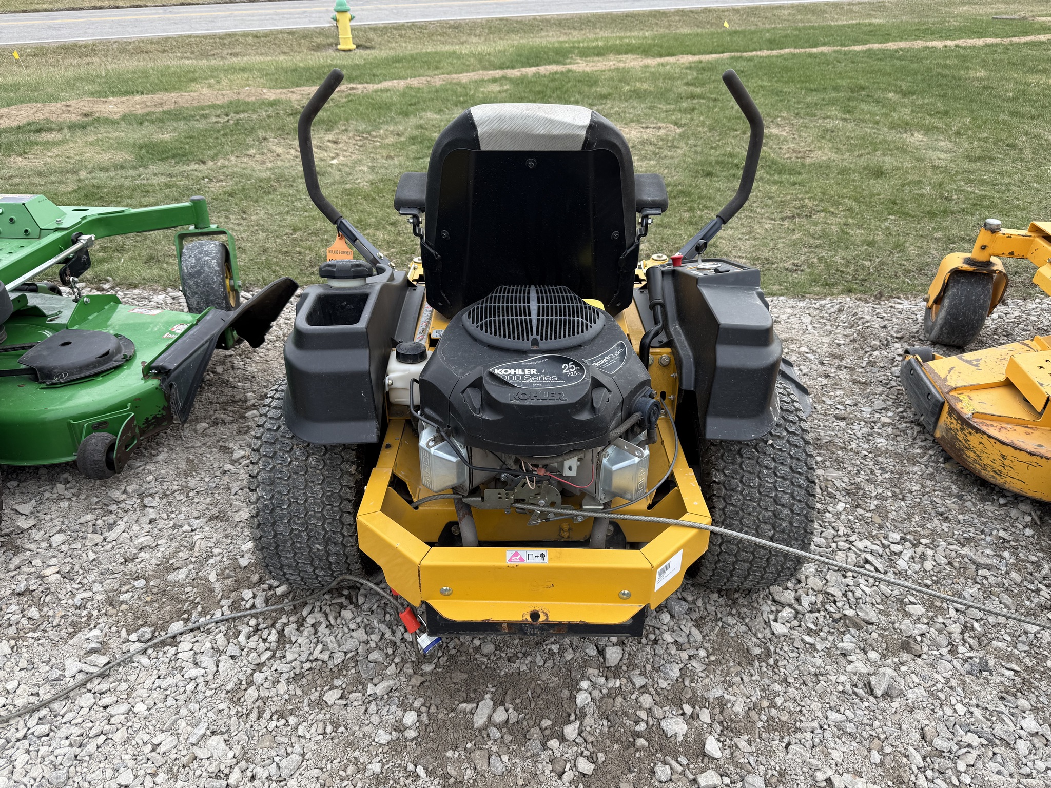 2016 Hustler Raptor FlipUp 25 Image 9