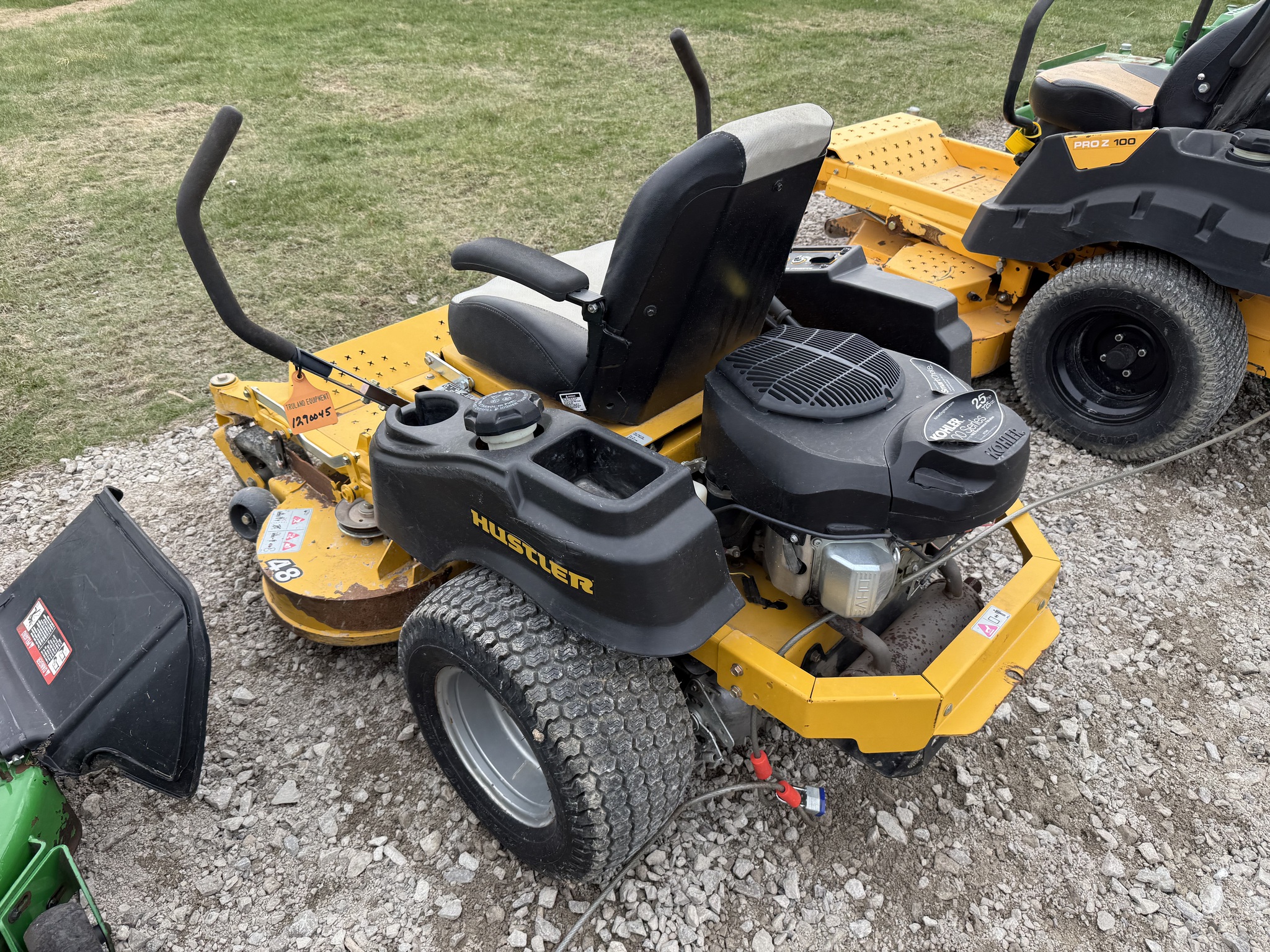 2016 Hustler Raptor FlipUp 25 Image 14