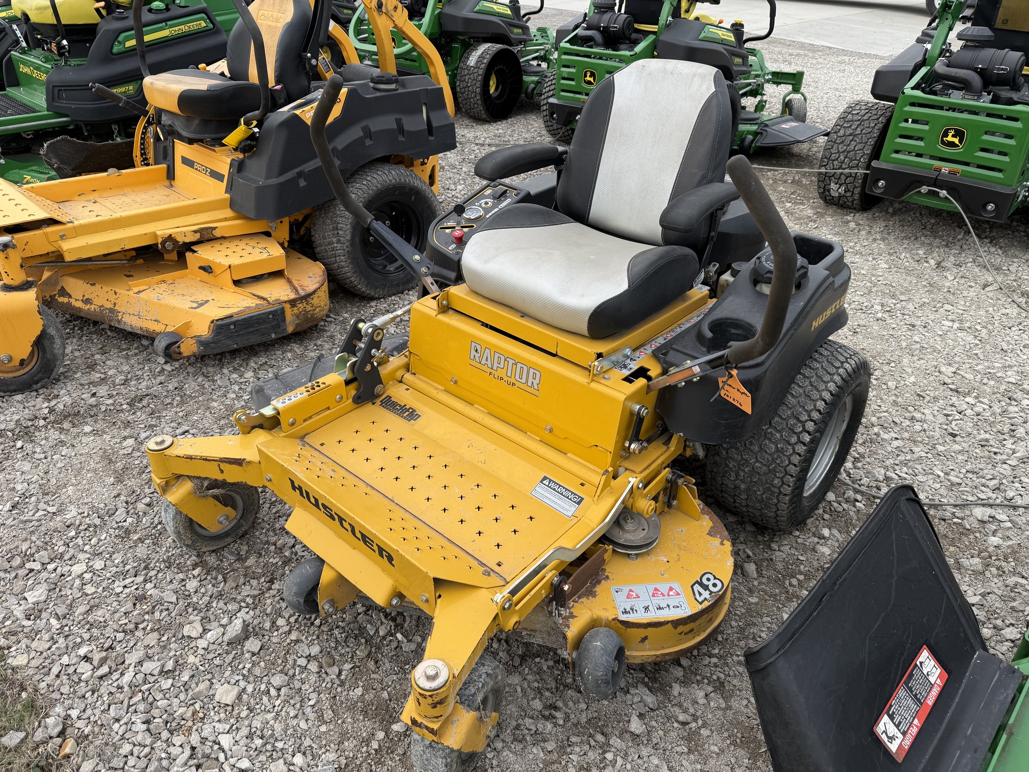 2016 Hustler Raptor FlipUp 25 Image 4