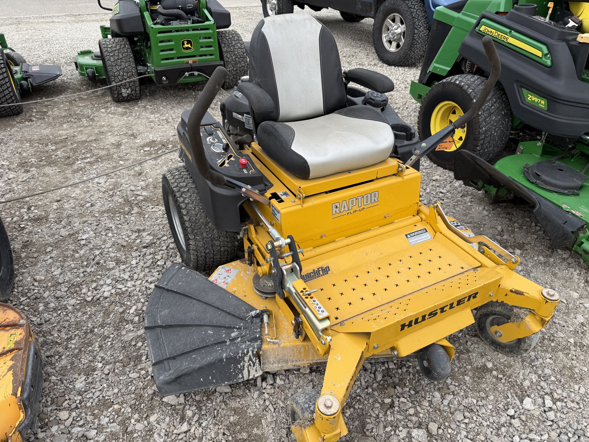 2016 Hustler Raptor FlipUp 25 Image 2