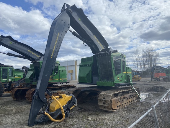 Photo of a 2021 John Deere 853MH