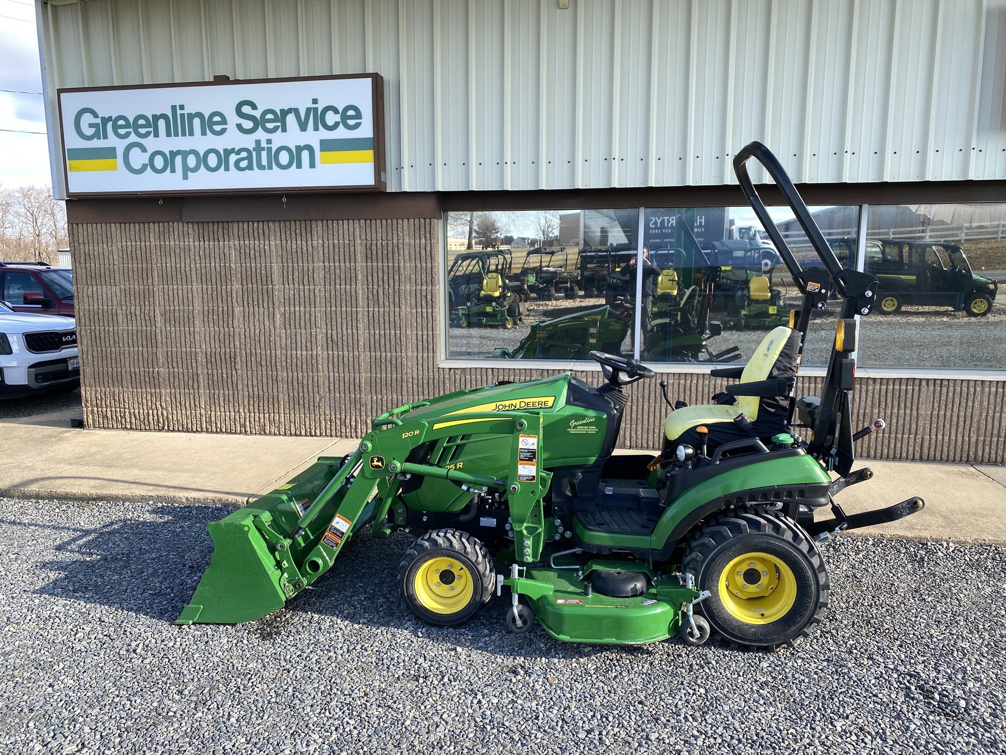 John Deere 1025R Image 1