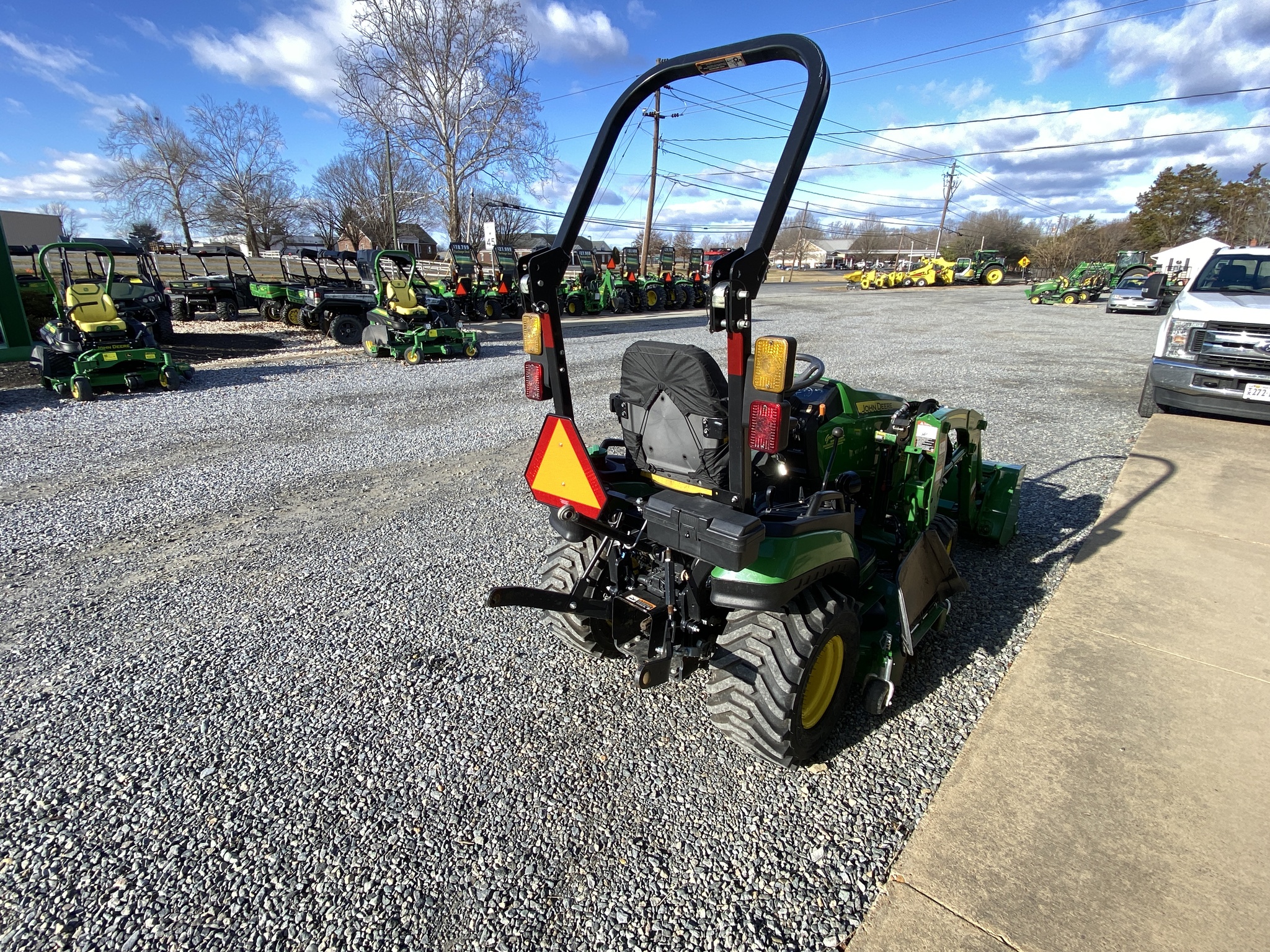 John Deere 1025R Image 4