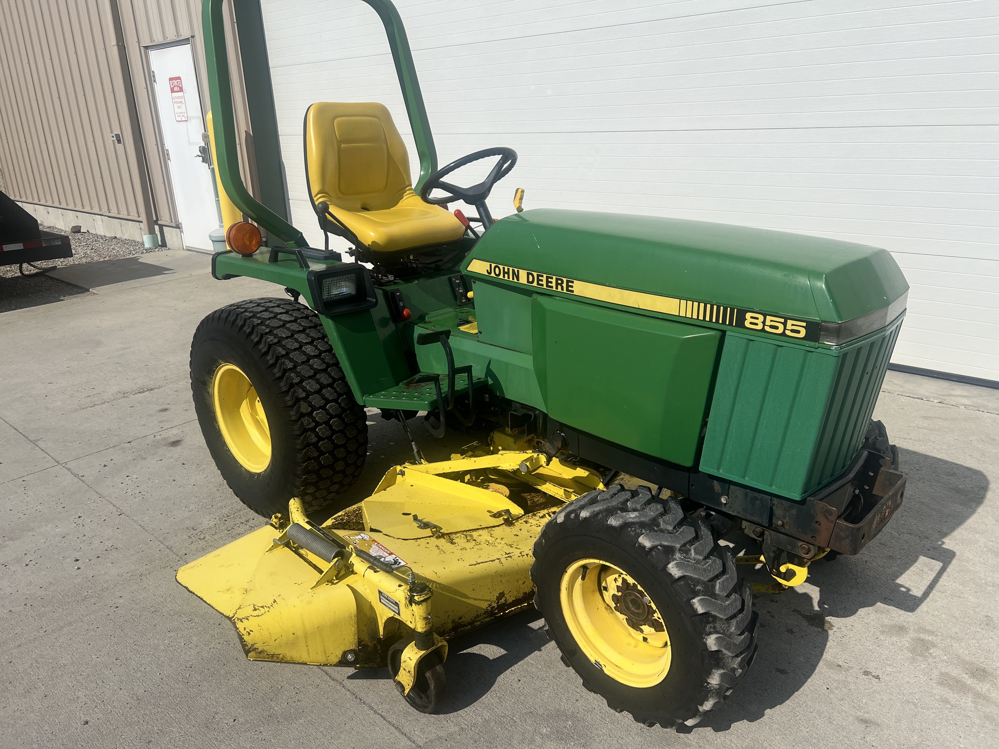 1992 John Deere 855 Image 1
