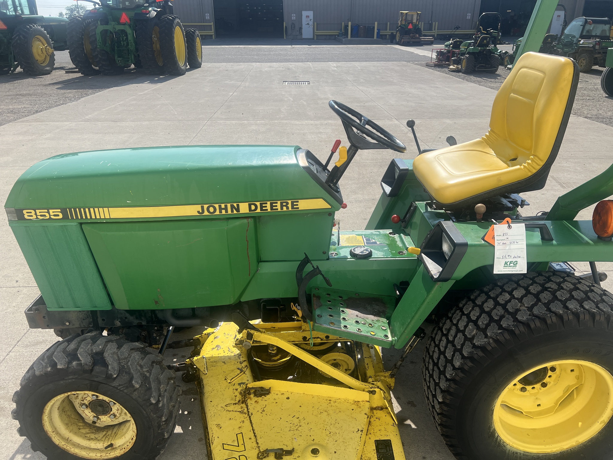 1992 John Deere 855 Image 4