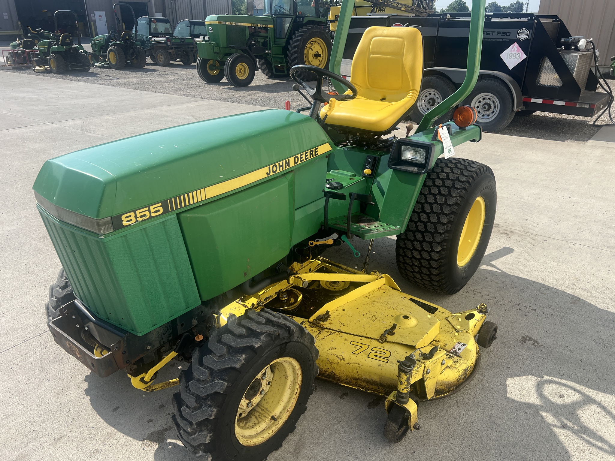 1992 John Deere 855 Image 3