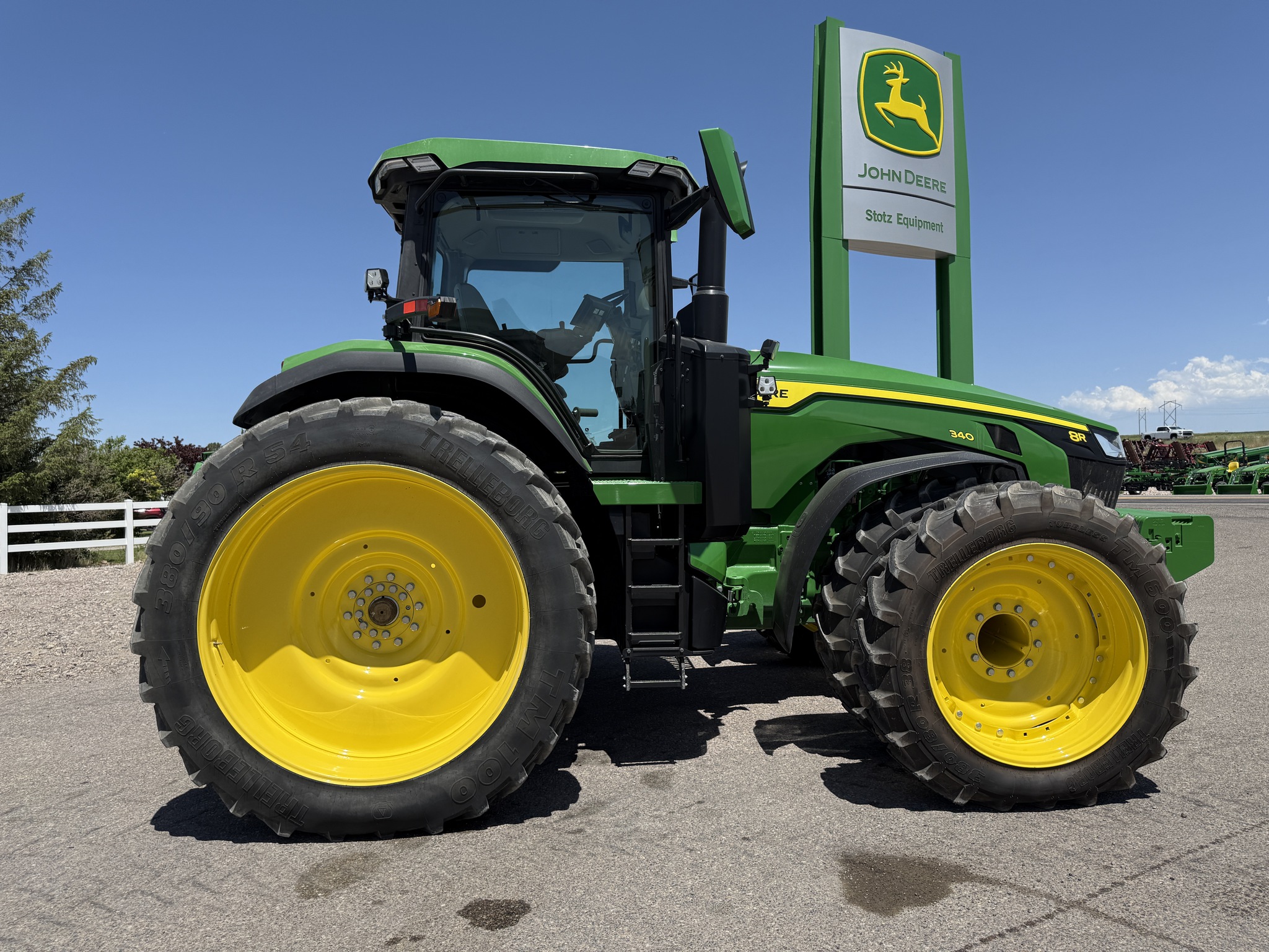 2024 John Deere 8R 340 Image 6