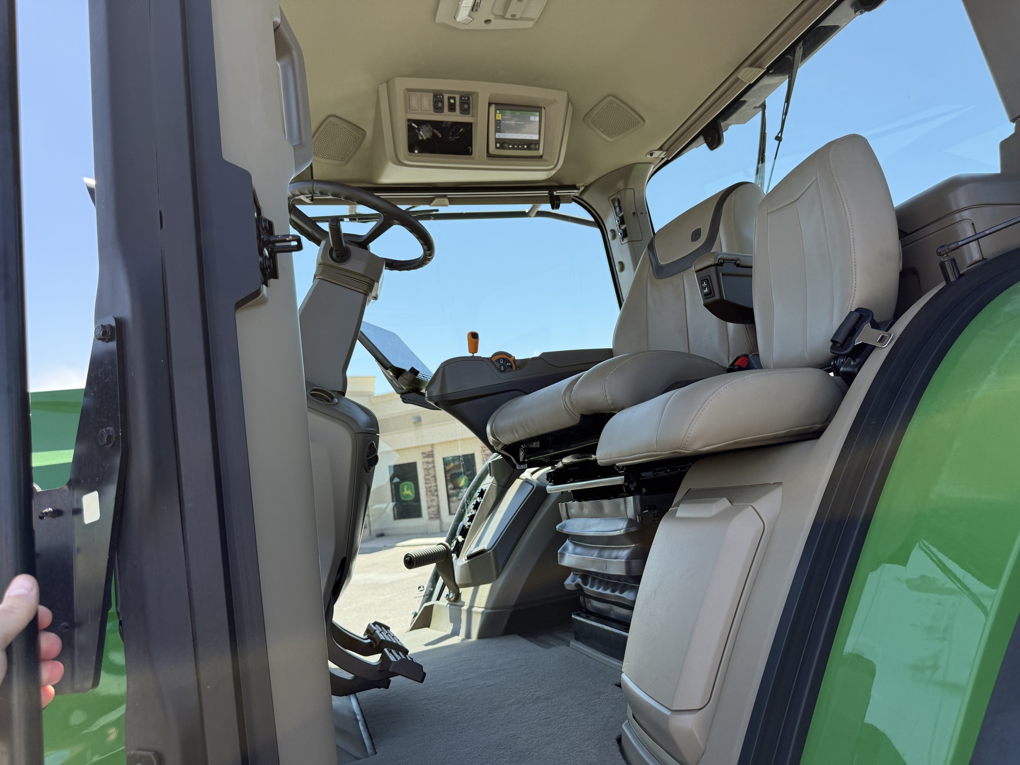 2024 John Deere 8R 340 Image 9