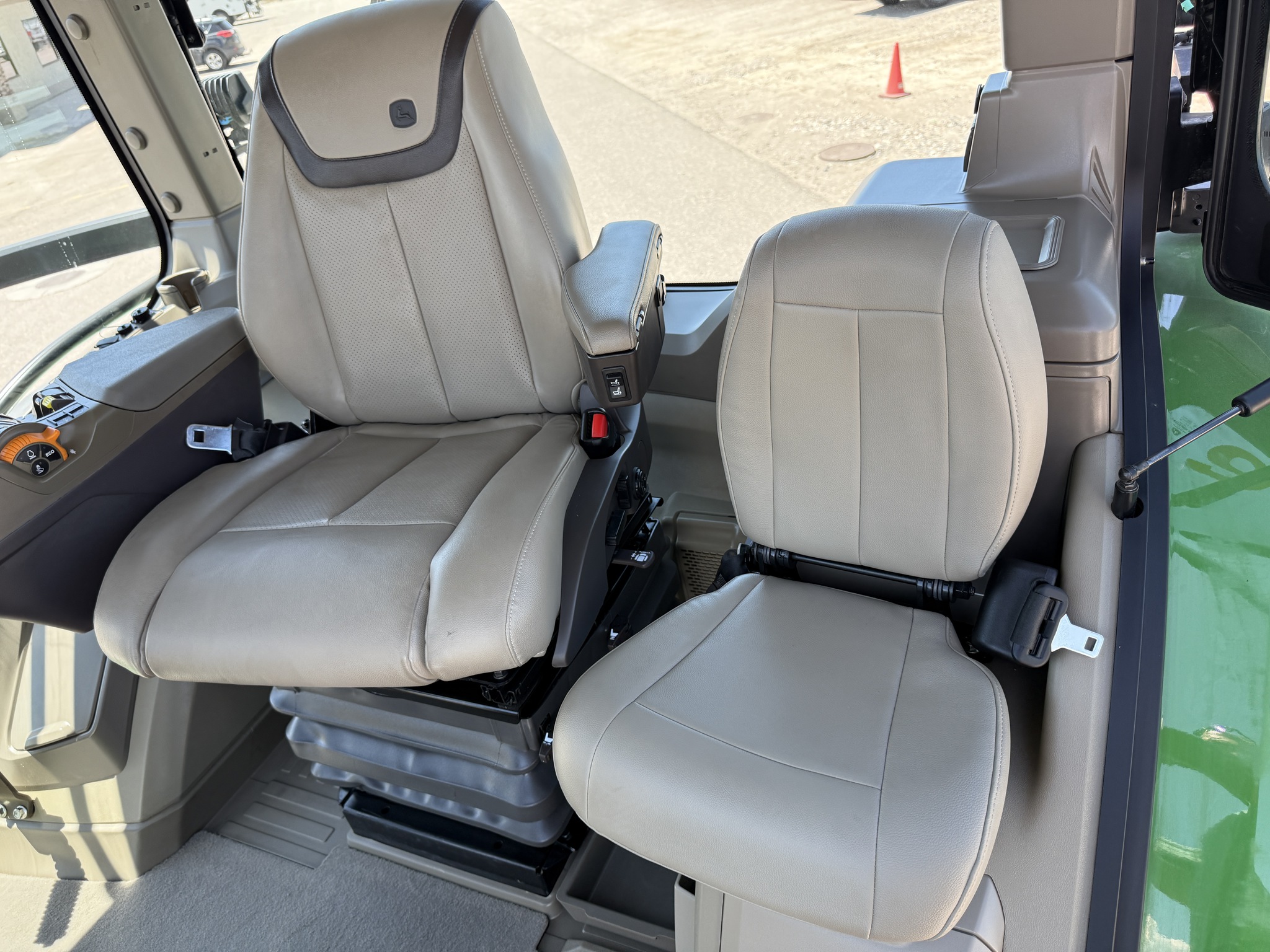 2024 John Deere 8R 340 Image 13