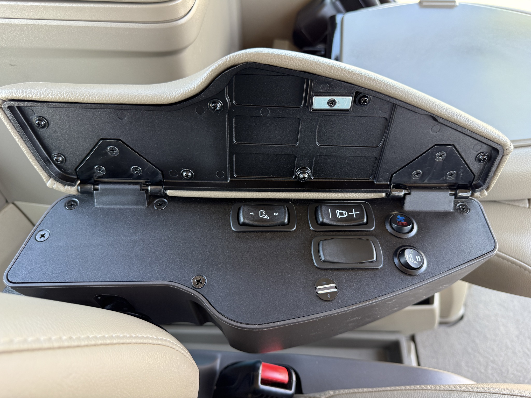 2024 John Deere 8R 340 Image 15