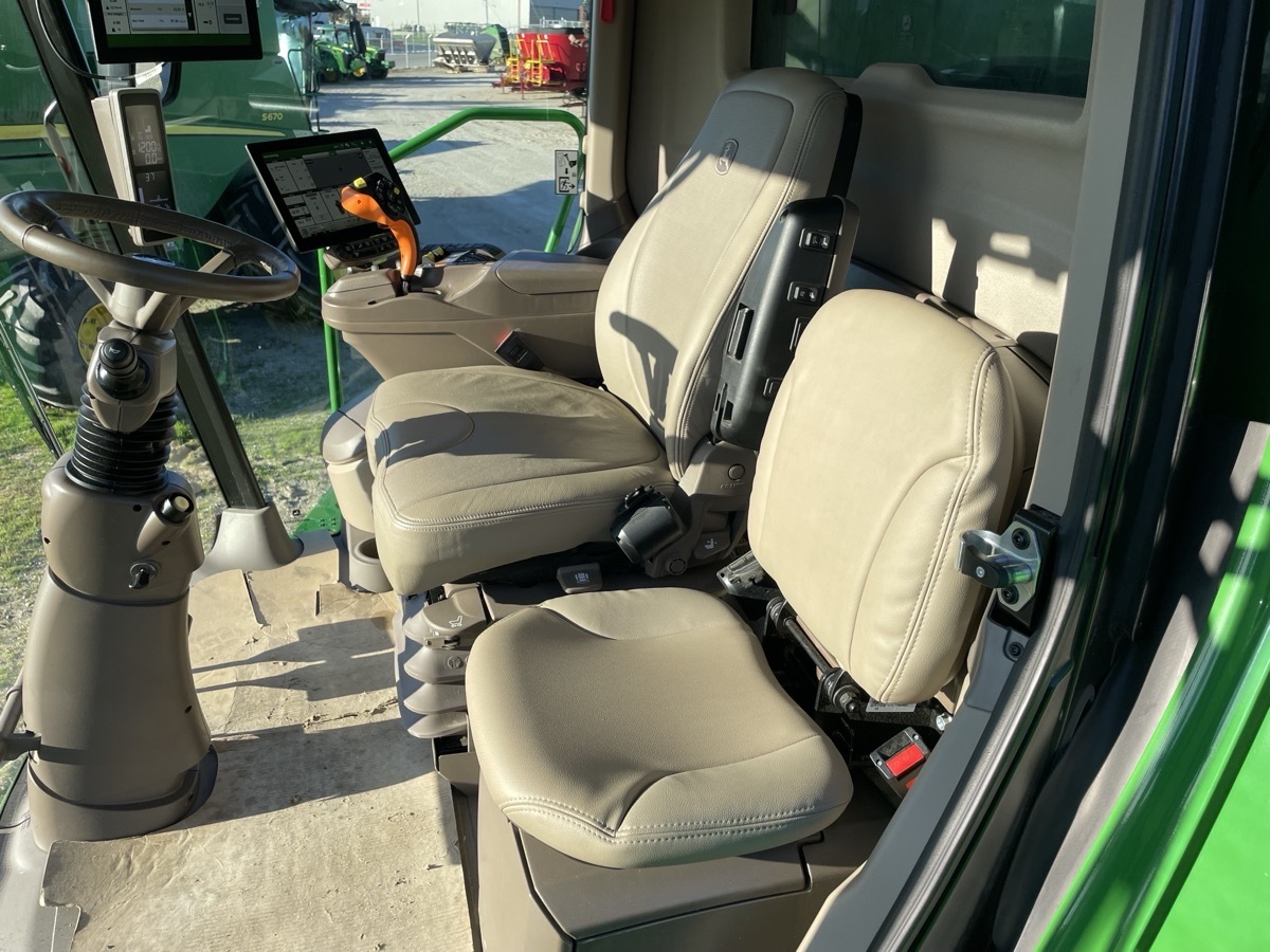 2024 John Deere S780 Image 9