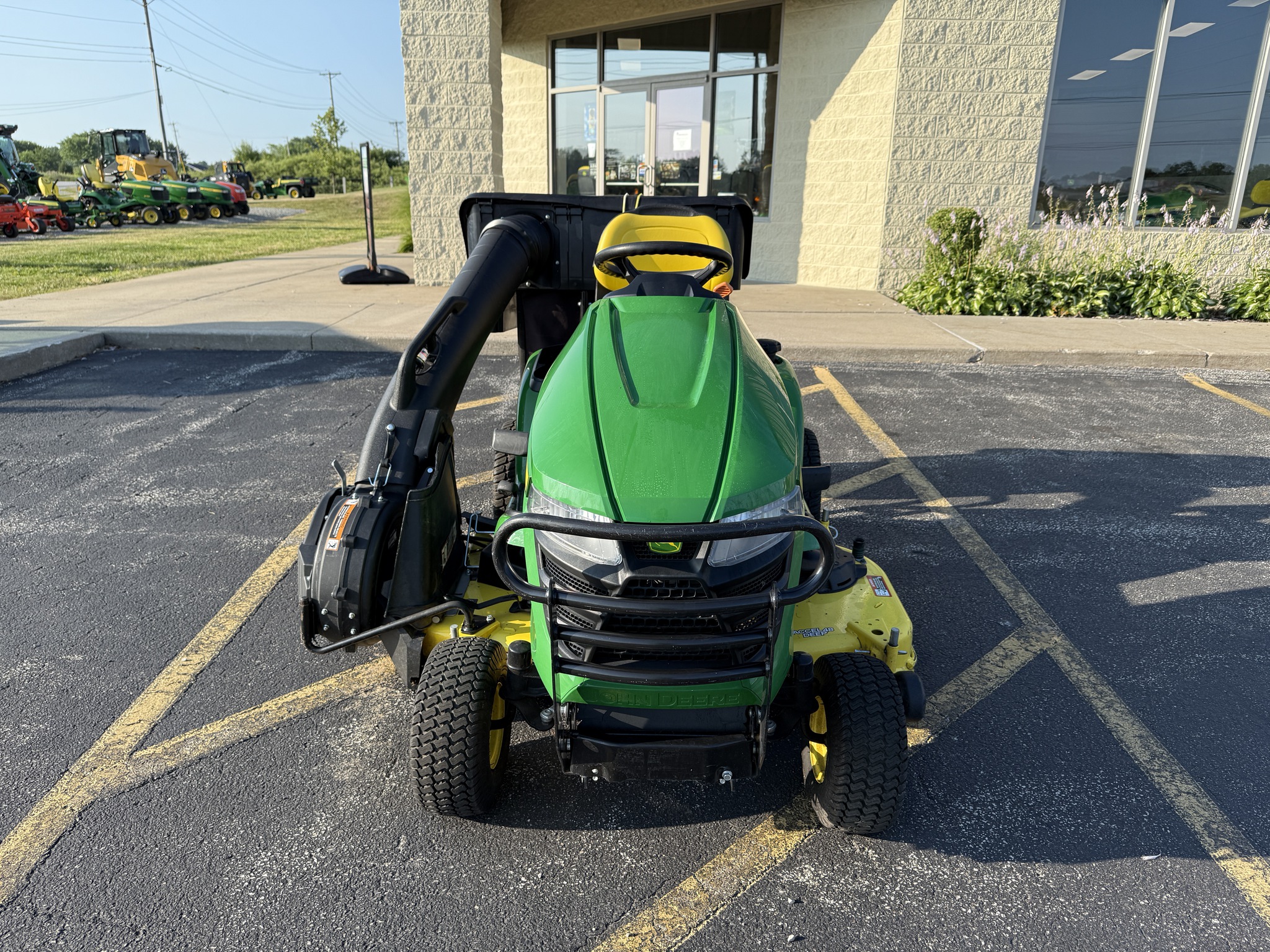 2020 John Deere X384 Image 8