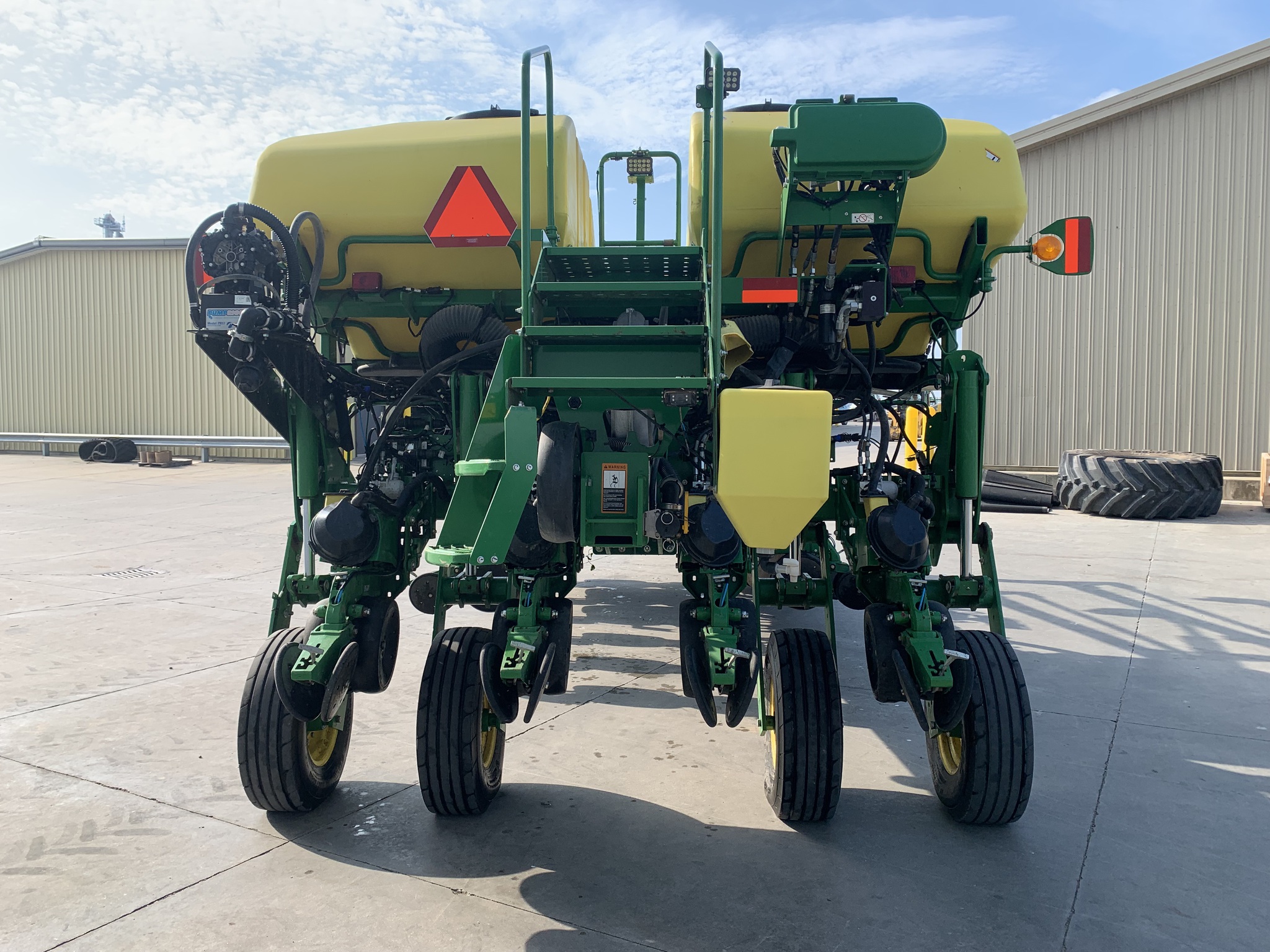 2020 John Deere 1775NT Image 4