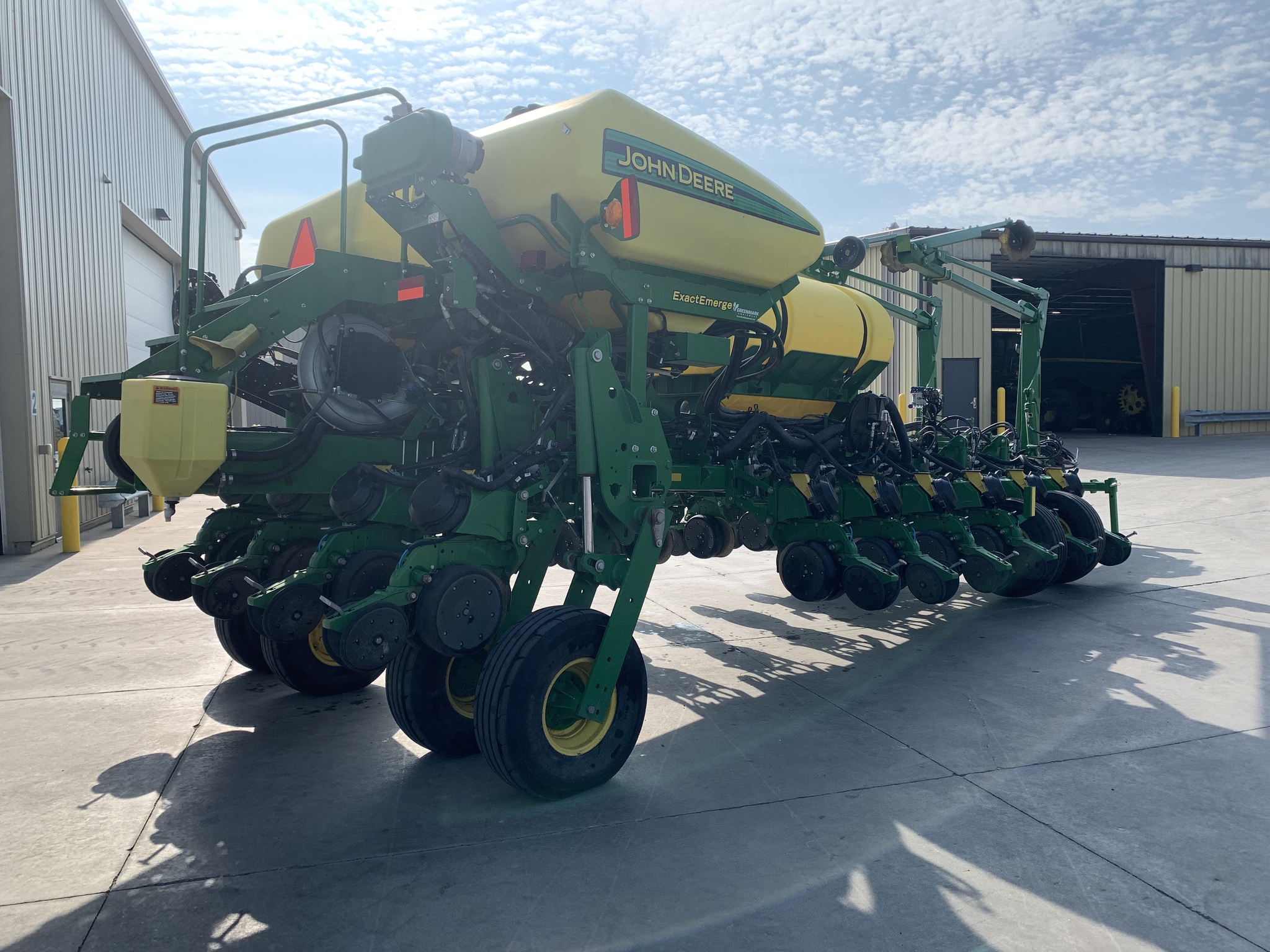 2020 John Deere 1775NT Image 3