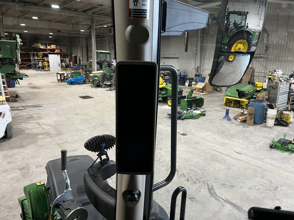 2025 John Deere 6R 165 - Photo29