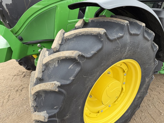 2025 John Deere 6R 165 - Photo10