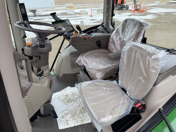 2025 John Deere 6R 165 - Photo28